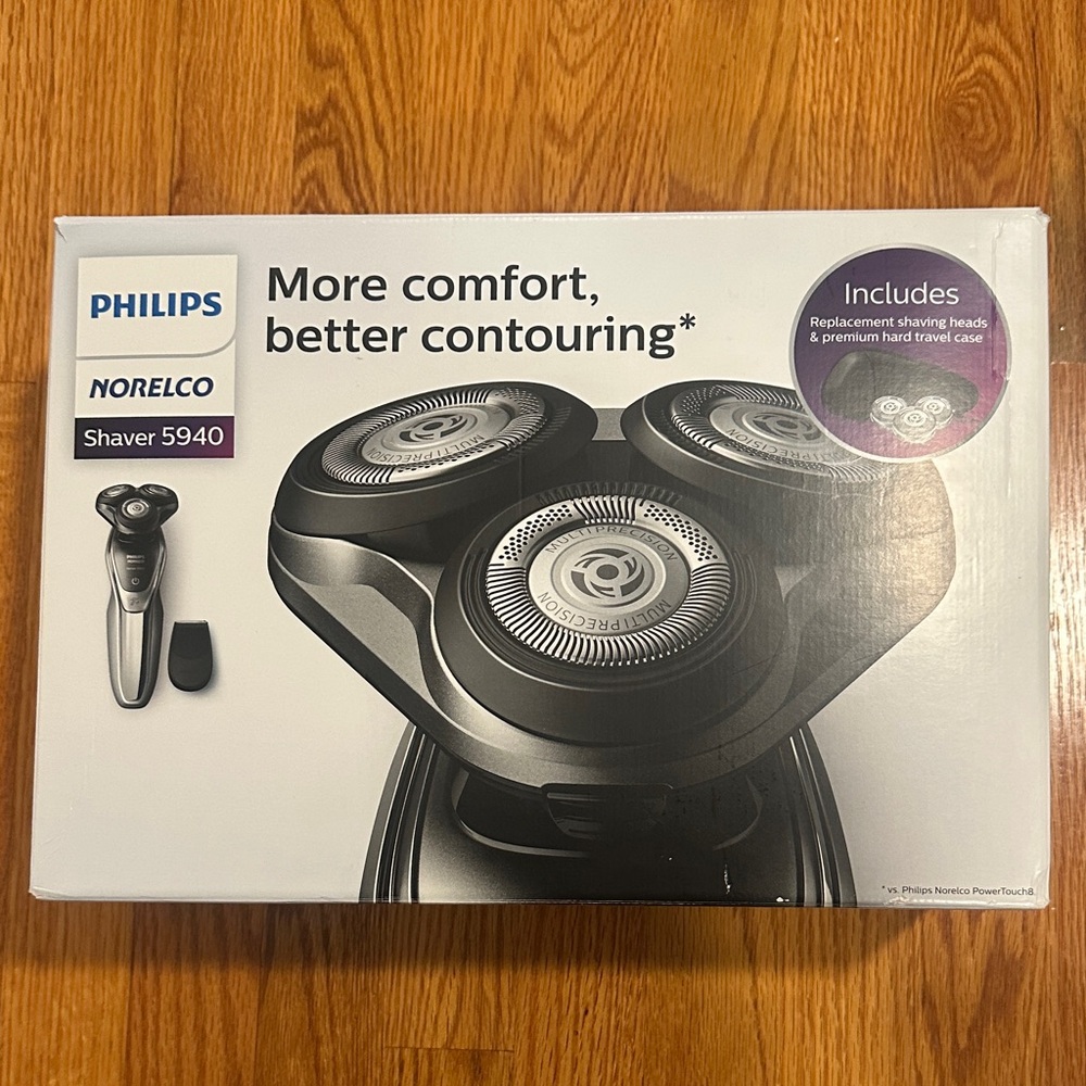 Philips Electric Rotary Shaver in Black and Silver